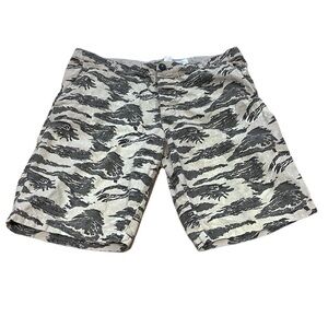 Divided Mens Gray Mountain Pattern Shorts